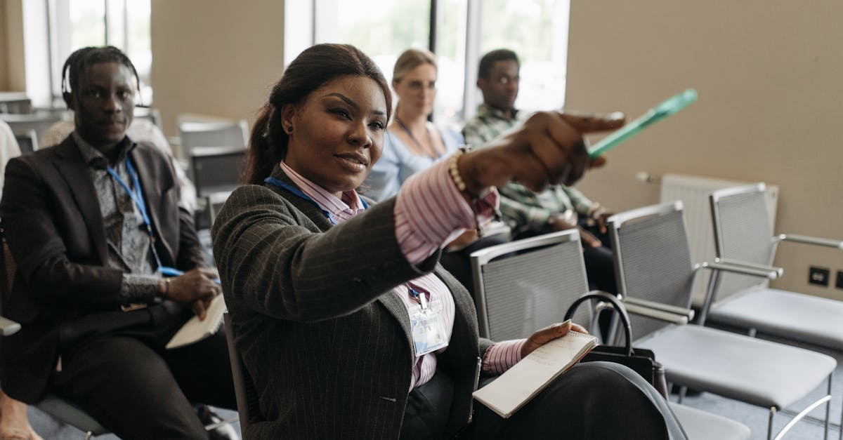 如何报告和追踪技术支持和辅助使用者