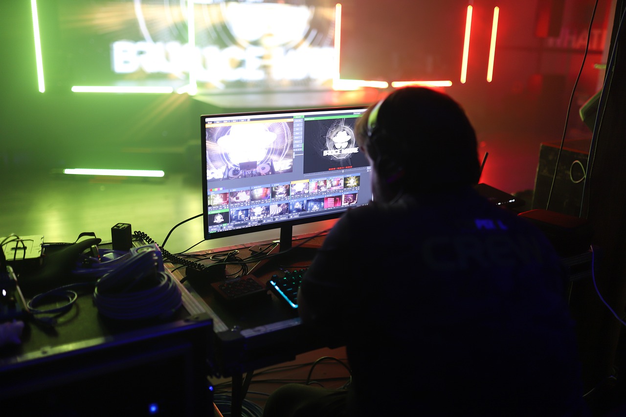 最强短信在线轰炸系统源码实名账号：优质记账公司代理平台